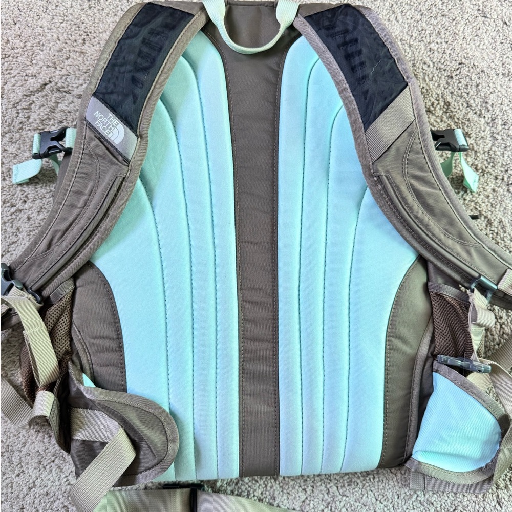 The North Face Borealis Backpack - Picture 4 of 6